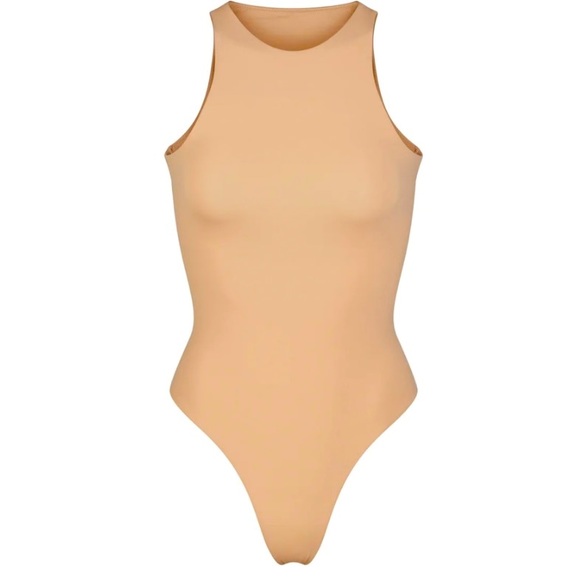 SKIMS by Kim Kardashian - Picture 2 of 4